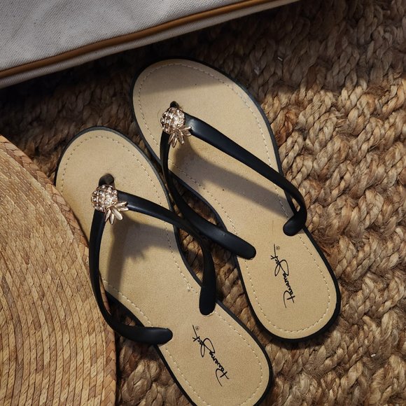 Large Tote & Flip Flops. - Picture 2 of 5